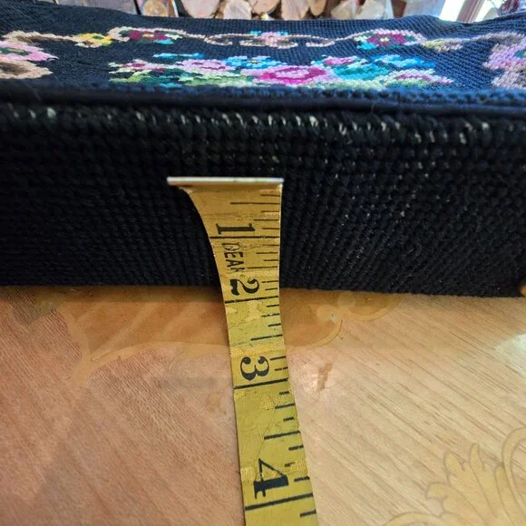 Vintage Black & Floral Needlepoint / Tapestry Bag with Gold Embossed Metal Hardw - Picture 13 of 14